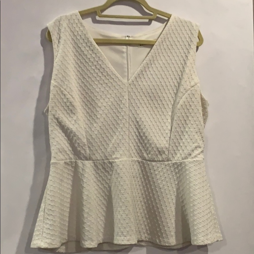 ⭐️ NY&Company Peplum Top -Size XL-